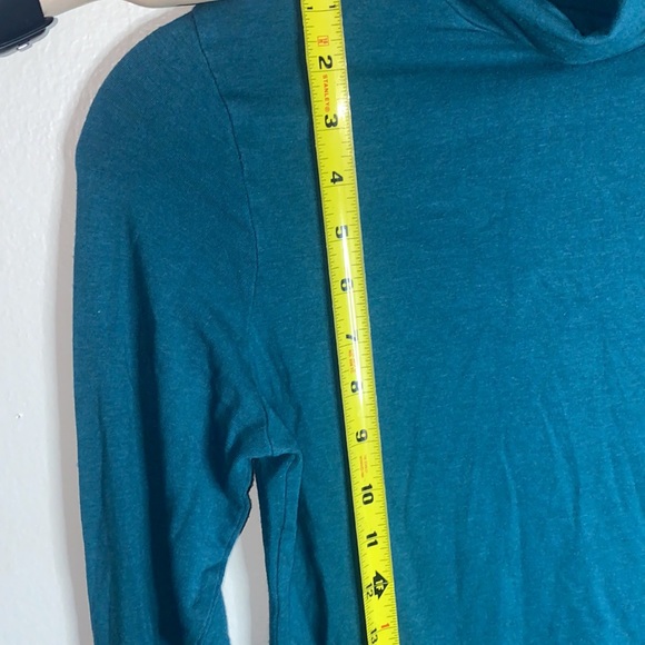🌟Aqua long sleeved turtle neck top! - Picture 3 of 7